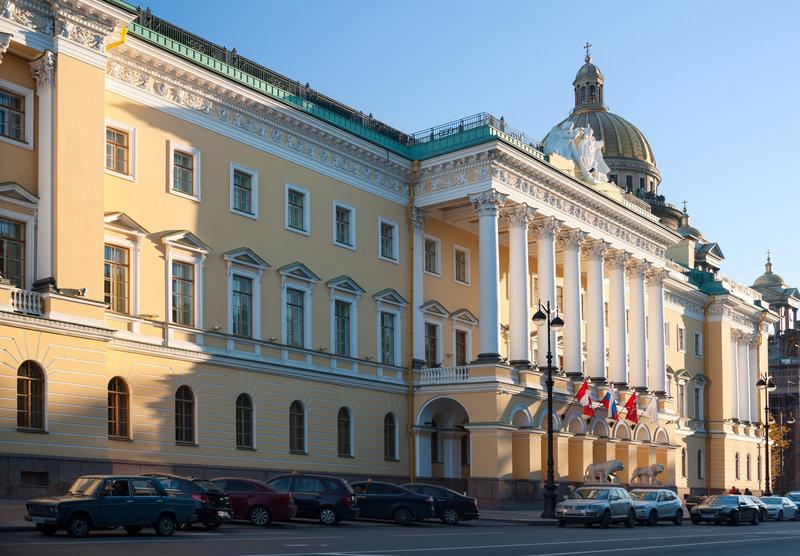 Отель «Four Seasons»